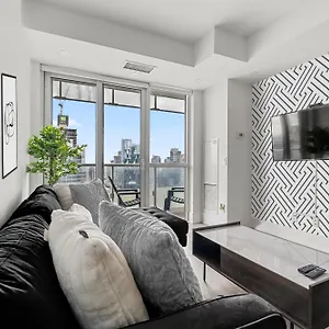 https://apt-luxury-2br-downtown-facing-cn-tower.niagara-fallshotels.com